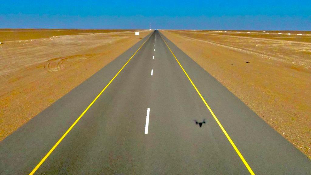 ahmedalfutaisi's tweet photo. رؤية المغفور له باذن الله تعالى السلطان #قابوس تتجسد بافتتاح طريق الربع الخالي.. عبري الواعدة تعانق #الربع_الخالي وتُطلق الحاضر والمستقبل المشرق لعُمان والمنطقة في عهد السلطان #هيثم بن طارق المعظم حفظه الله ورعاه. https://t.co/8pWL1U7V6J
