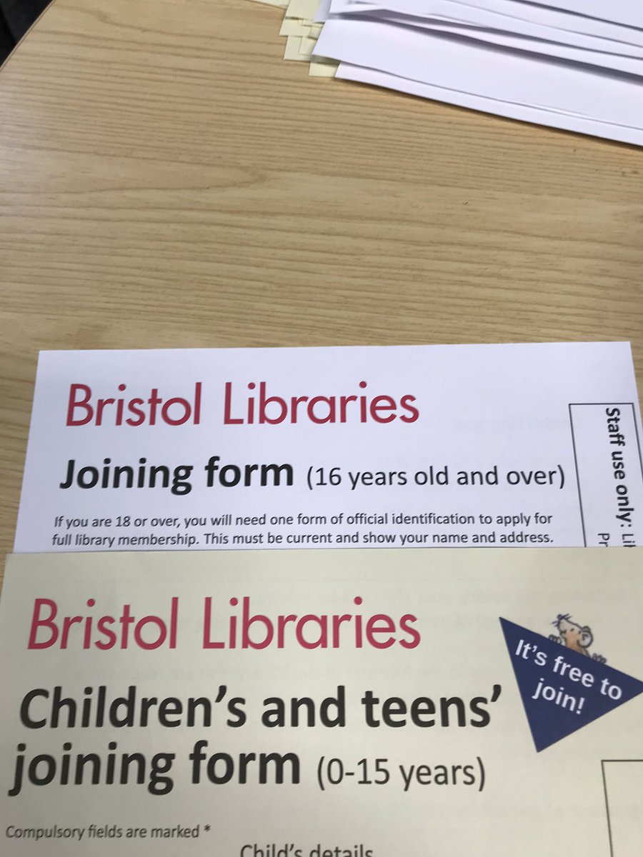 BristolLibrary's tweet photo. Early festive celebrations at #Bishopstonlibrary 🤗. In the last 3 weeks we’ve registered 106 new members, 24 children/ teens and 84 adults (incl students). Welcome one and all ching, ching 👏 https://t.co/c1oB0Fqo47