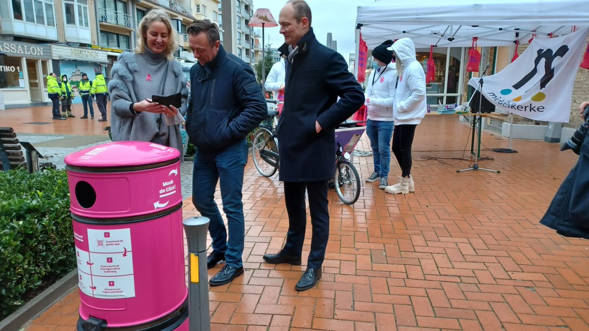 FocusWTV's tweet photo. Ook #Middelkerke stapt in project Click van #FostPlus tegen zwerfvuil. #FocusWTV, #Milieu
https://t.co/bUn3YFKWPB https://t.co/Zj5fvbwakE
