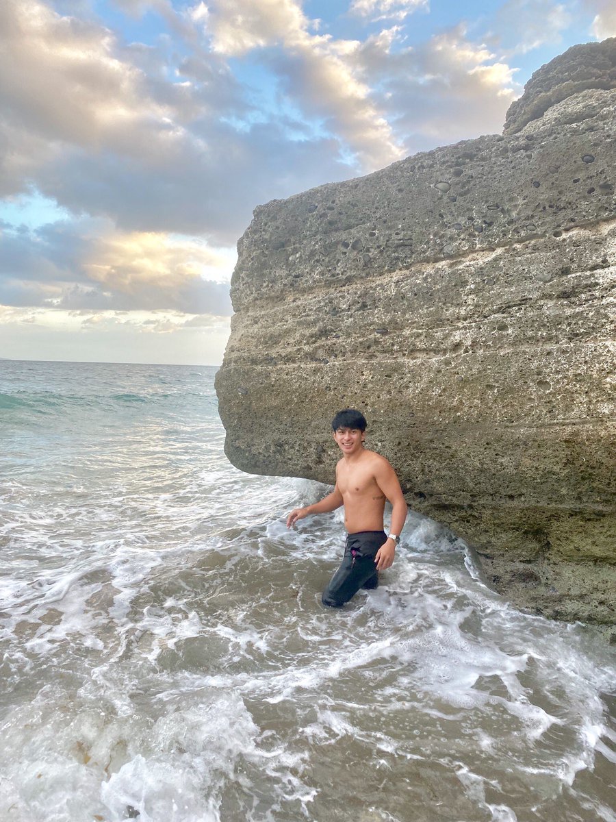kikoyaldaya's tweet photo. dadbod https://t.co/sV58VJhIgO