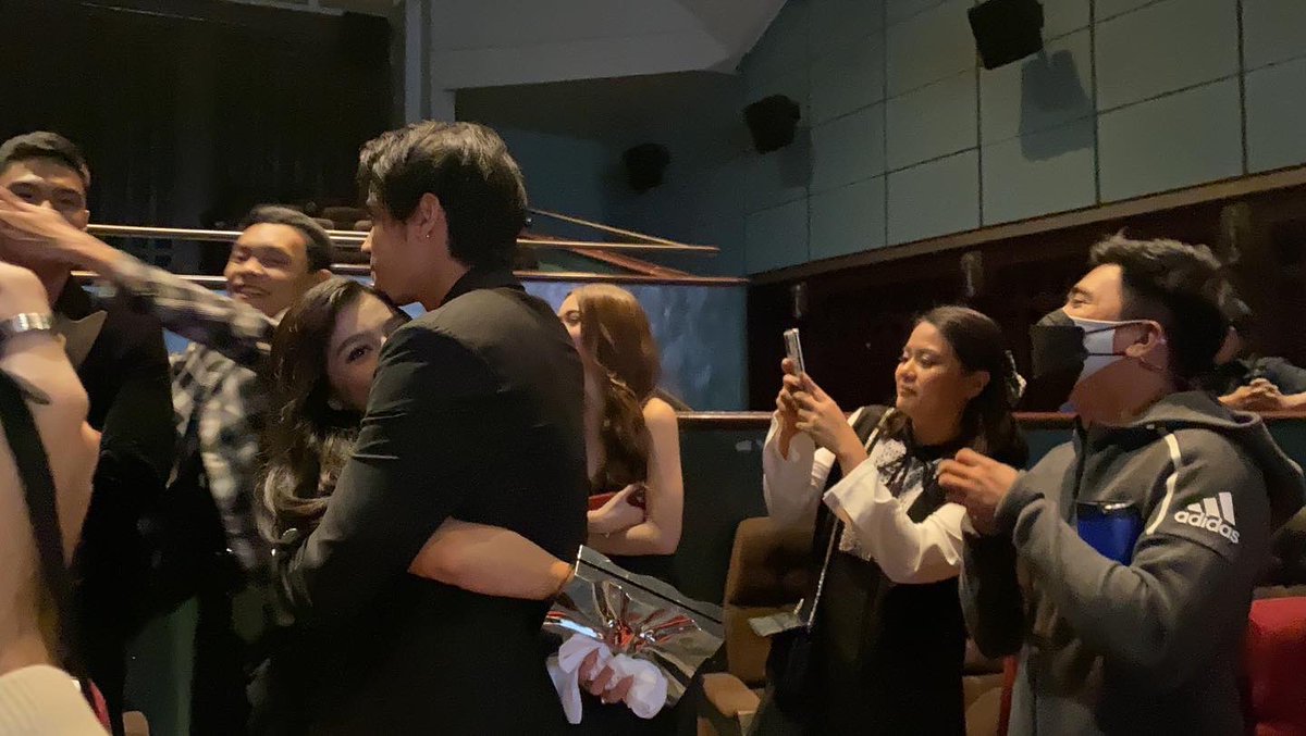 StarCinema's tweet image. That tight hug right after watching the film 🤍🖤 #LoveIsColorBlind #LoveIsColorBlindWorldPremiere