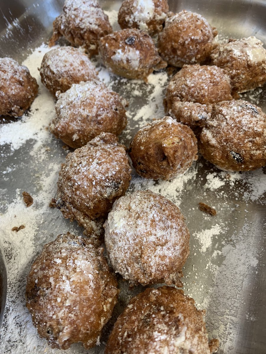 Carrot cake pakora 😋@IndiesSodexo