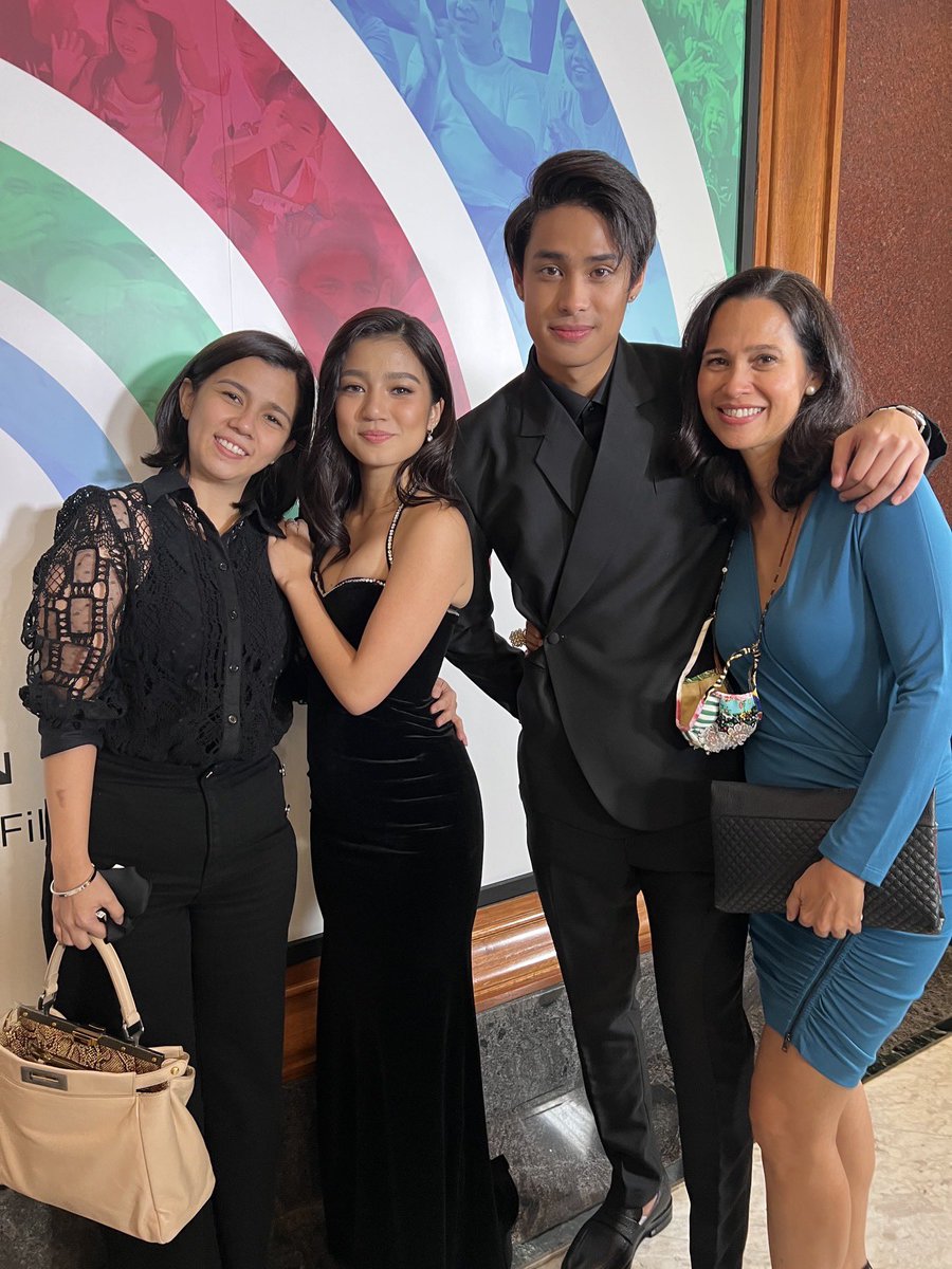 StarCinema's tweet photo. Cara X Ino with the proud mommas! 🤍🖤 #LoveIsColorBlind #LoveIsColorBlindWorldPremiere https://t.co/8tqHy7GpWY