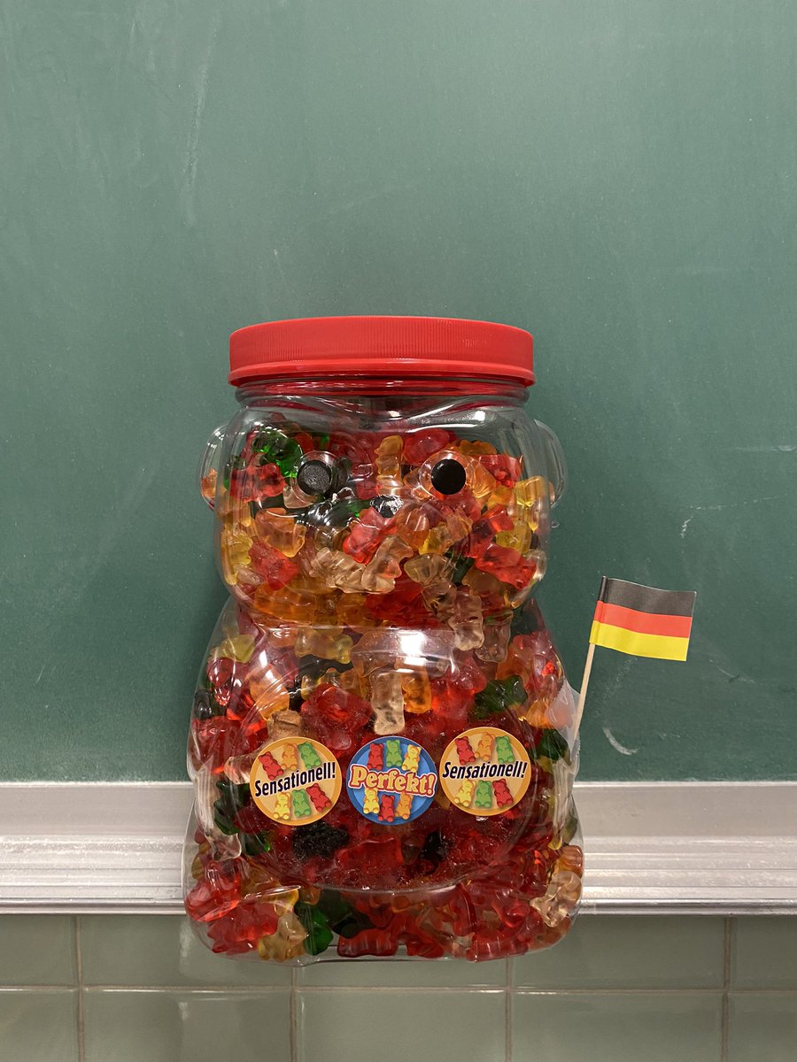 German Week continues at the High School. How many Gummi bears? Guess correct and it can be yours! Voting takes place in the cafeteria. @UpperMerionSD #gummibärchen