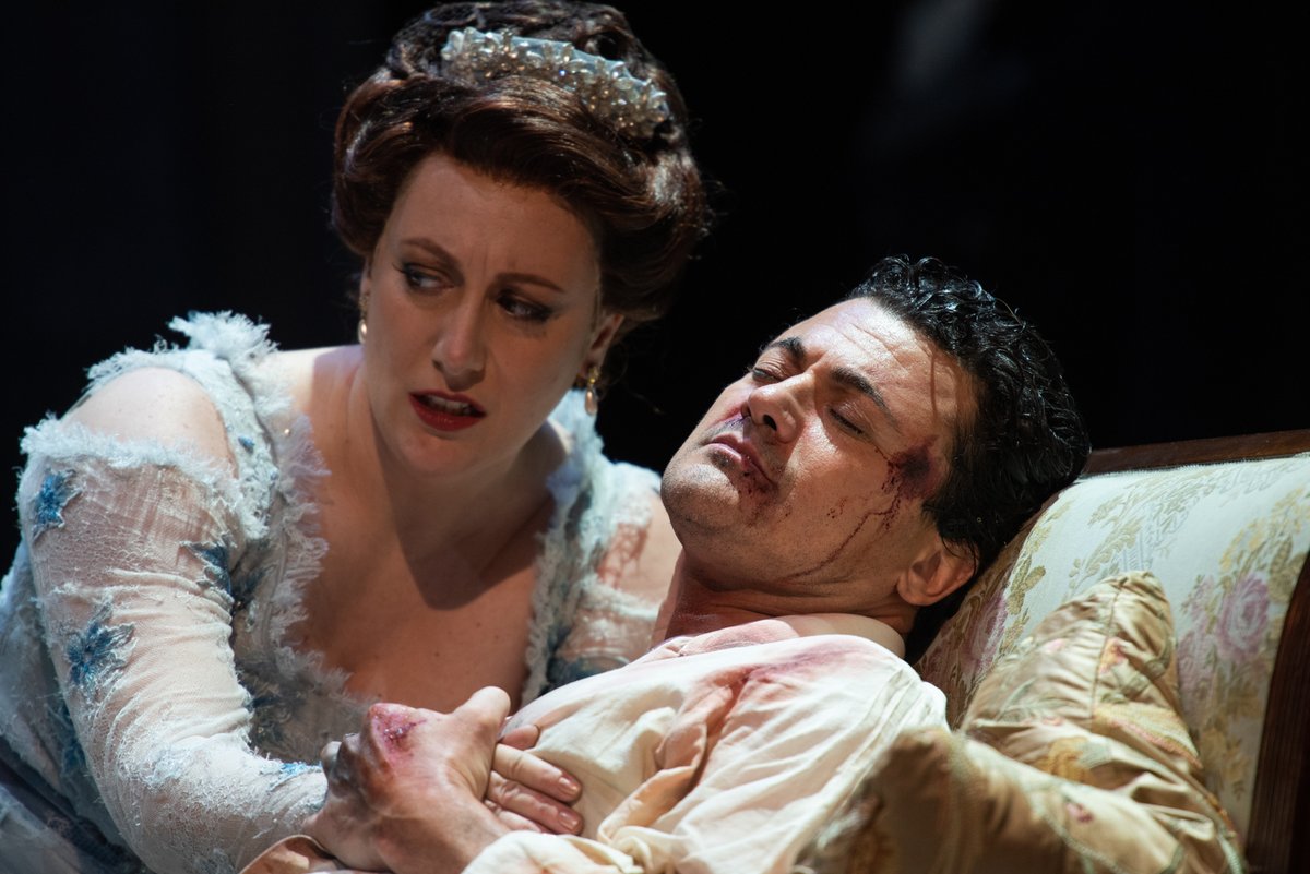 OperaRoma's tweet photo. #Tosca come la volle e vide #Puccini resta in scena al Costanzi ancora il 9 e 12 dicembre: questa sera alle 20 la terza recita con #SaioaHernández, @VittorioGrigolo e #RobertoFrontali.

#operaroma #TORtosca 

Ph. Fabrizio Sansoni / TOR https://t.co/otV4rCKN3s