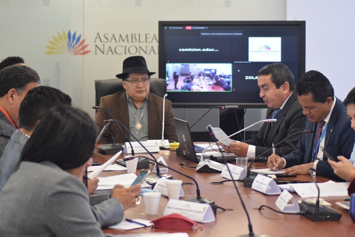 Ahora| La Comisión <a href="/EducacionAN/">CECCYT</a> instala su sesión N° 042, para avocar conocimiento del oficio del Ministerio de <a href="/FinanzasEc/">Economía Finanzas Ec</a> respecto al aumento salarial para los docentes del sistema nacional de educación.