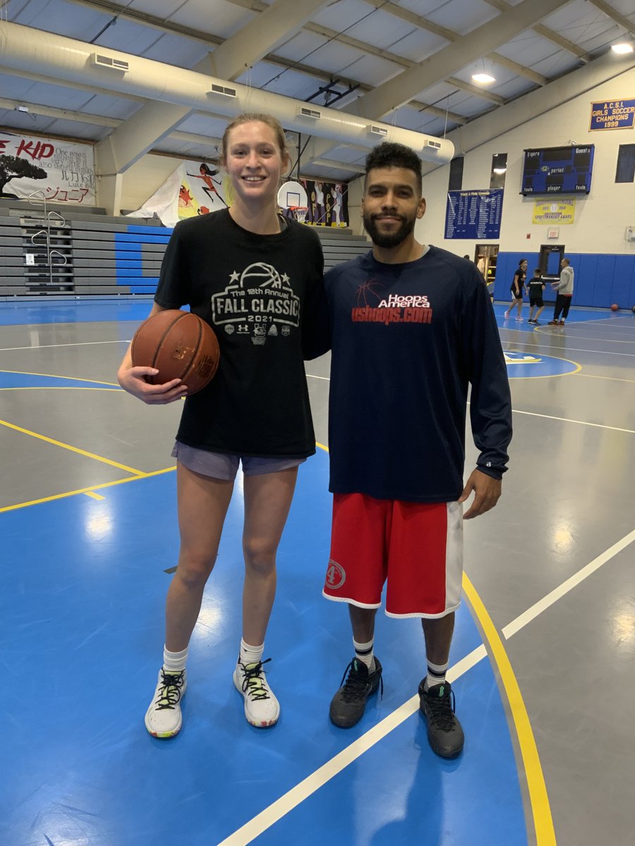ushoops's tweet photo. Wow! Girl just awarded #Outstanding8thGrader in yesterday's @ushoops workout
Waiting on that proverbial #SlipperySlope with #BatedBreath for today's #NOC National Ranking (No One Cares) & see if she's Top10?!
Nah, just another day at "HOOPS". #WeWorkingHere @ashkreiger @Mai_EMS https://t.co/WS5zc7MVqS