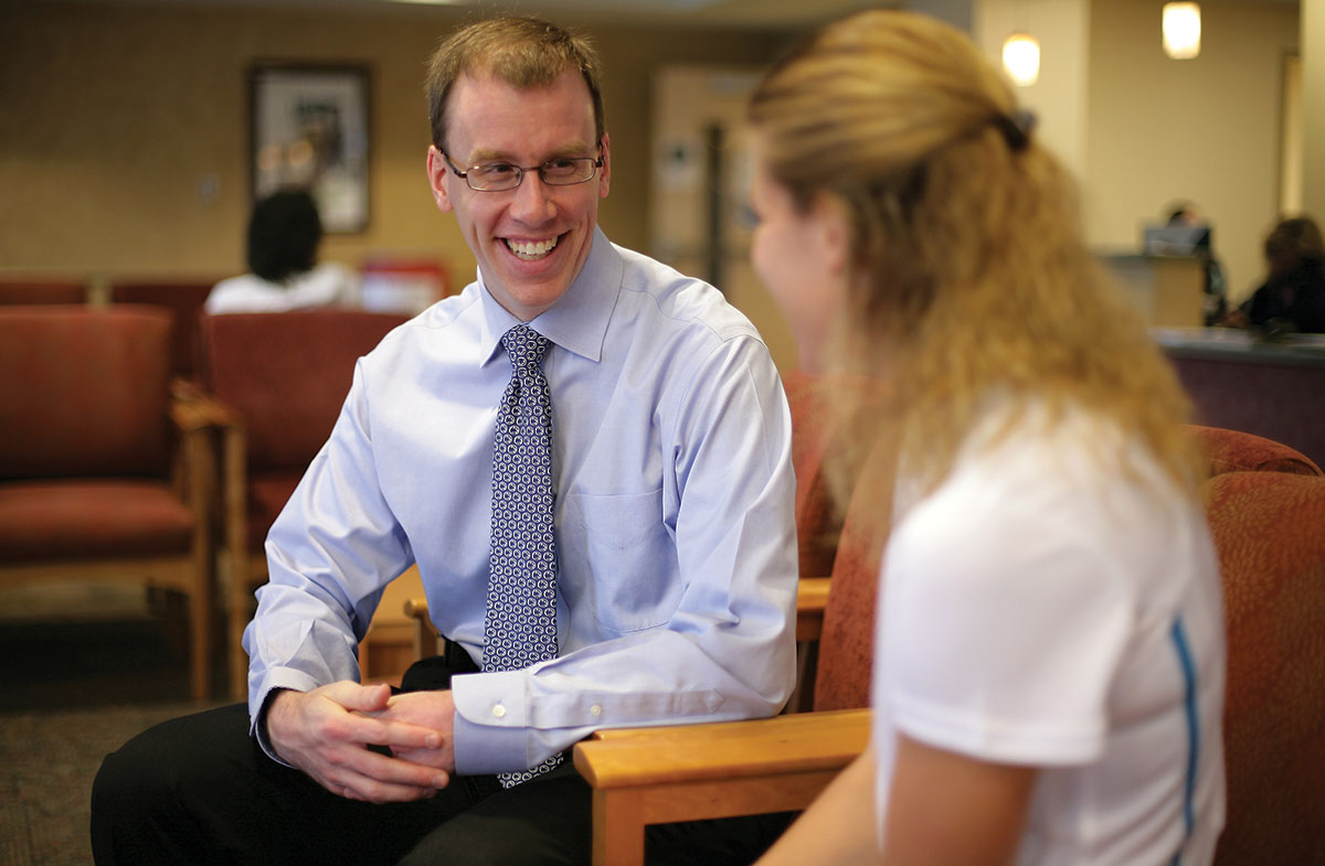 PennStOrtho's tweet photo. Fascinating discussion with @PennStHershey sports medicine director Matthew Silvis MD about application of gait analysis to help determine causes of pain while running. #runningpain #runnersworld https://t.co/WzUIN3XXYx