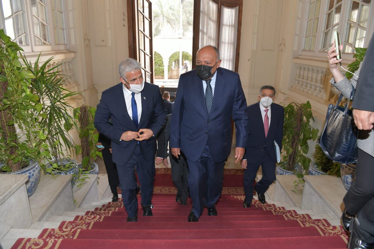 לפיד: מסיים פגישה ארוכה וחמה עם שר החוץ המצרי, סאמח שכרי…