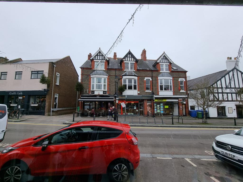 Halls of Llandaff tweet media