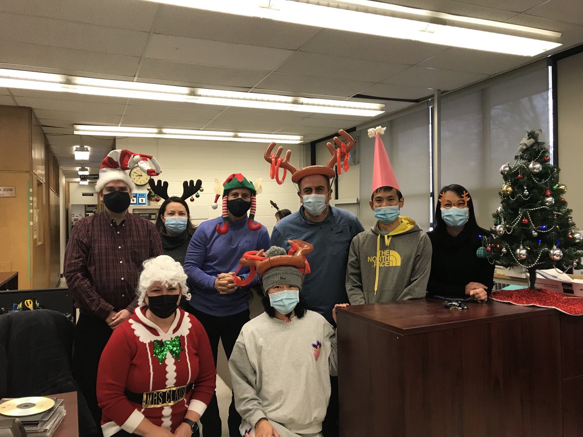 It’s holiday accessory day at ACI! #tdsb #lc3