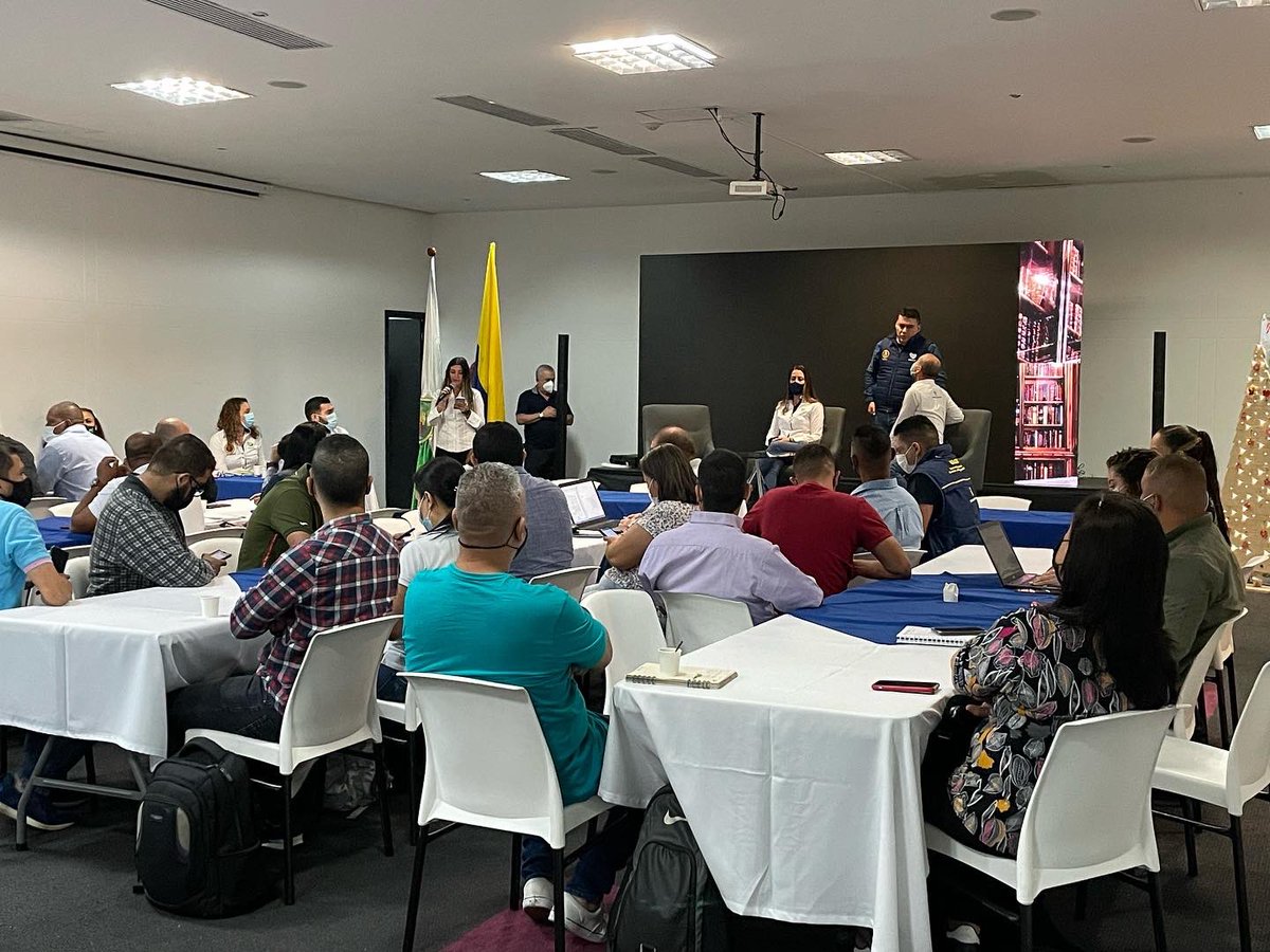 DagranAntioquia's tweet photo. Iniciamos encuentro de coordinadores de Gestión del Riesgo  de los 125 municipios de Antioquia, un espacio en el que queremos seguir capacitando a través de teoría, y ejercicios de simulación ante la ocurrencia de emergencias, a los líderes del departamento. @GobAntioquia https://t.co/2HVMvvtKjS