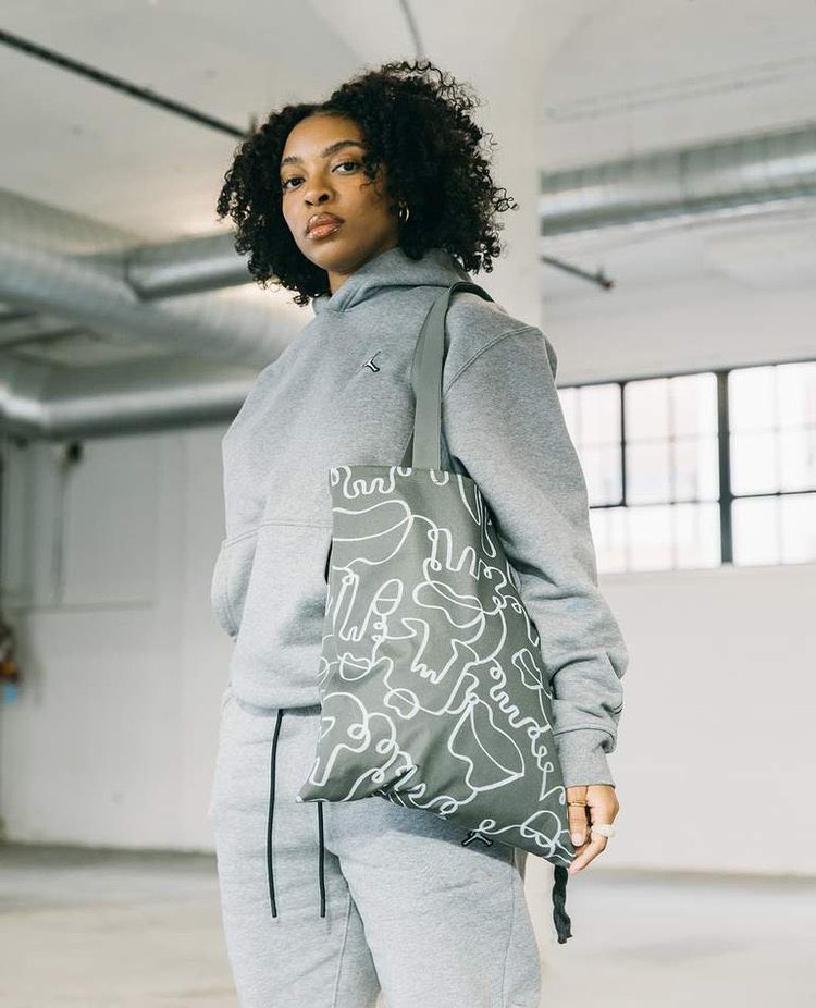ianeyecan's tweet photo. #UnexpectedCreativity 
@Jumpman23 x @DTLRVILLA 
Artist Cohort Channel Guide:

Ch 6: Lex Marie
Ch 11: Dyymond Whipper-Young
Ch 23: Anisha Murdock
Ch 45: Keiona Clark

Pop Up Gallery Hours: 

Today: 12p - 7p
Friday: 12p - 4p

📍713 7th Street NW

Details @ https://t.co/NedbyOFKOh https://t.co/AjQvN2PyzC