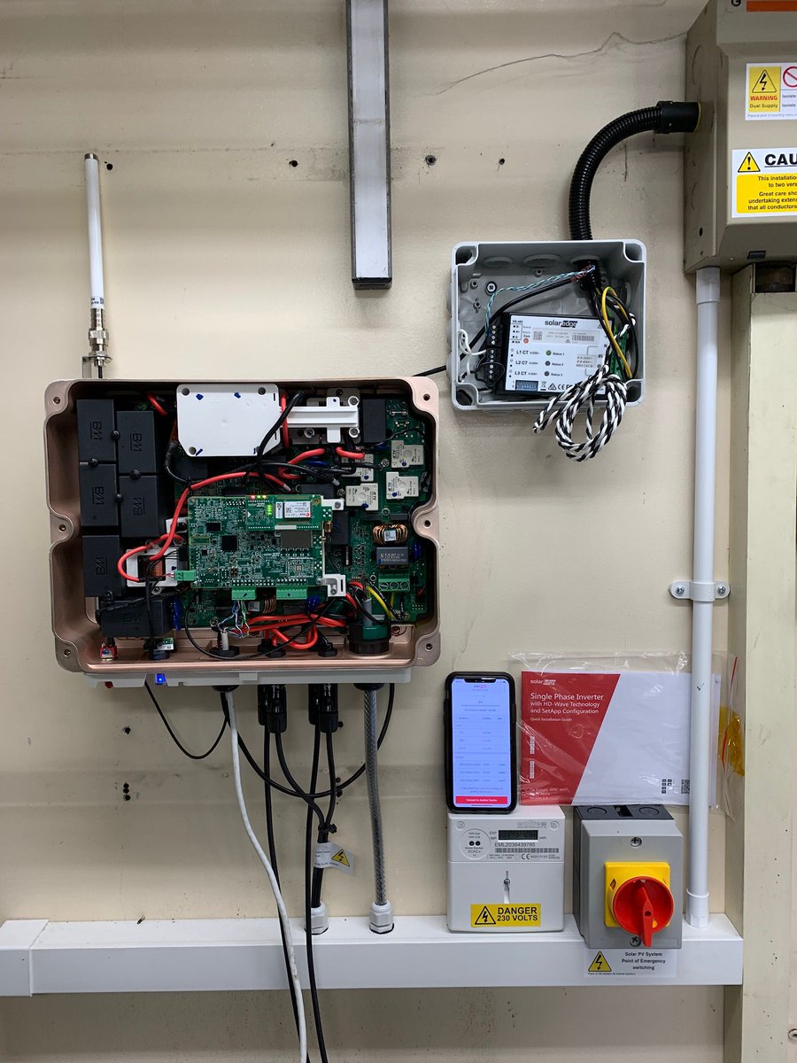 Take a look at the very first customer installation of the SolarEdge Energy Bank battery in the UK last week with @ICE Solar Solutions Are you ready to install our new 10kWh battery? Find out more here >> okt.to/L1I9ph