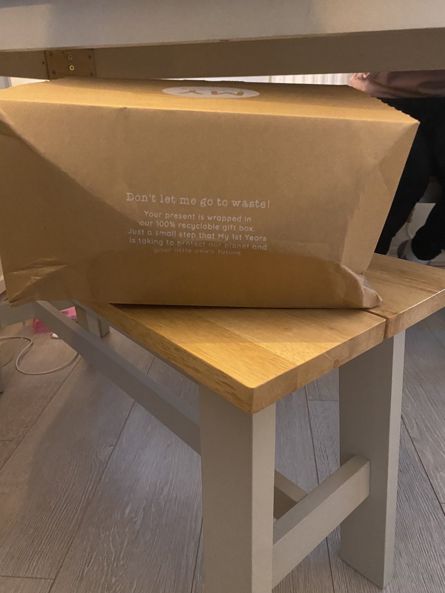 charleylas's tweet photo. @my1styears so glad my parcel didn’t have anything fragile in 😒 https://t.co/jPYK2QyJWZ