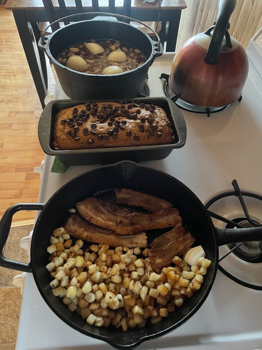 JordanHarriss's tweet photo. Been a busy morning in the kitchen. Baked beans ready for the oven, chocolate chip banana bread made and some fresh pork belly fried for breakfast https://t.co/Pbzmy7RBC6