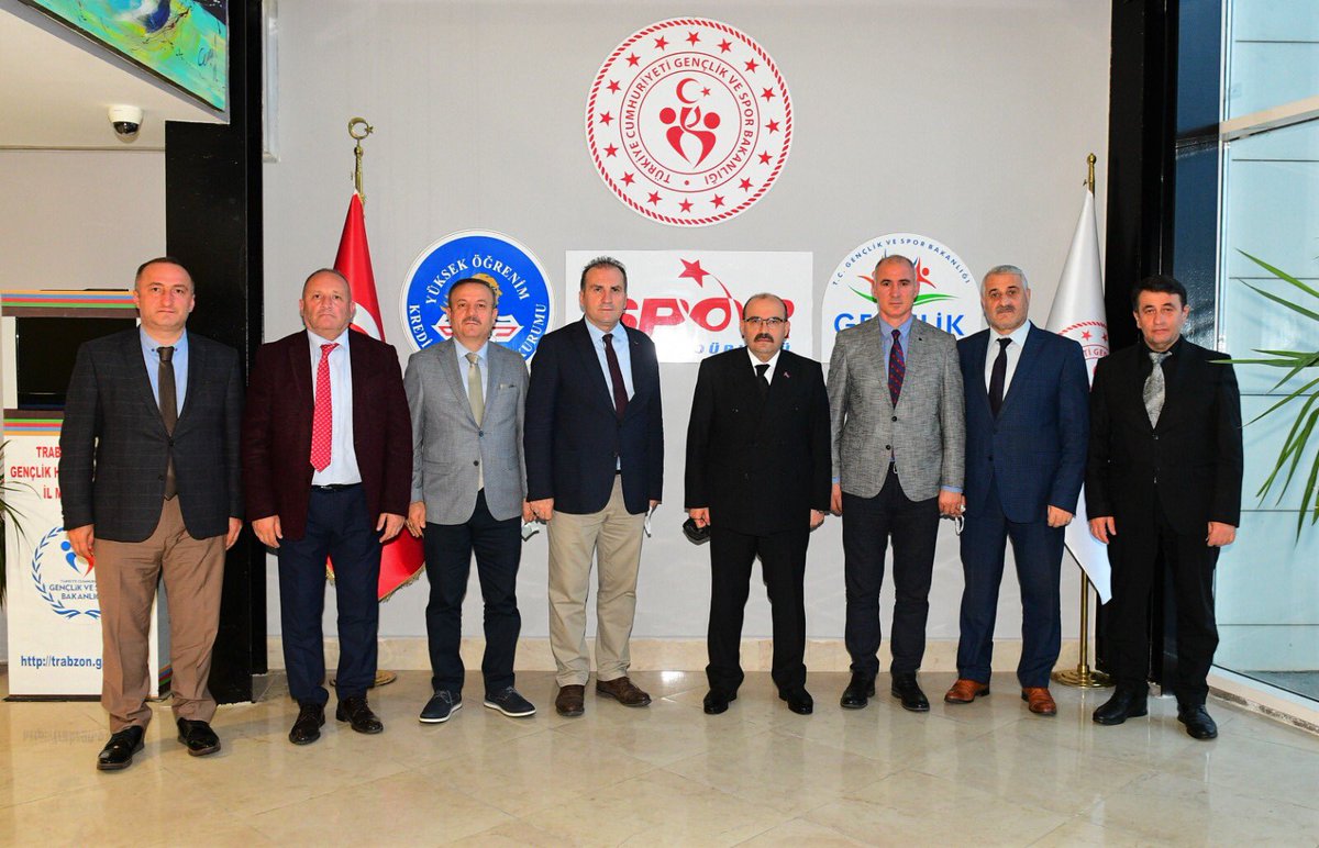 Valimiz İsmail Ustaoğlu, Trabzon Gençlik ve Spor İl Müdürlüğü görevine atanan Hayrullah Ozan Çetiner’e hayırlı olsun ziyaretinde bulundu.