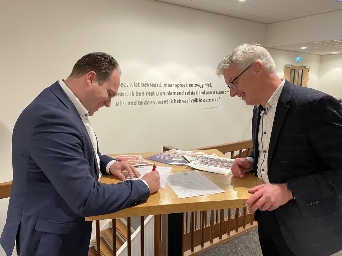 Goed nieuws! Om meer kinderen te bereiken met het Evangelie zijn we een samenwerking aangegaan met de Christelijke Gemeente de Wegwijzer te Almere. 
Lees meer over deze bijzondere samenwerking en de invulling hiervan op ap.lc/dqM4Q

#samenwerking