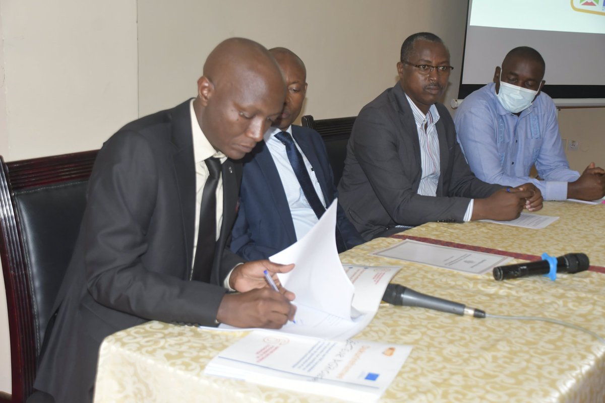 REJABDI's tweet photo. A travers le consortium CARE International-Actionaid-REJA financé par @UEauBurundi, chaque groupe sectoriel a bénéficié d'une somme de 60 mille Euros pour mettre en oeuvre son plan de plaidoyer dans une période de 12 mois.
@ClaudeBochuEU @CARENorge @AABurundi @ccfd_tsolidaire https://t.co/Xc4GqRvqrb