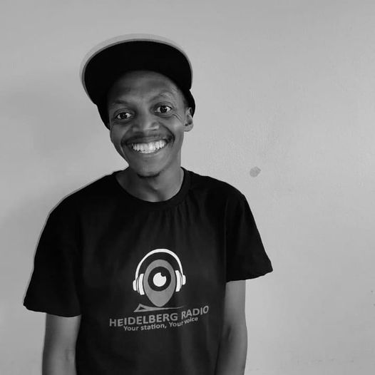 HeidelbergRadio's tweet photo. [ON AIR] Brunch2Lunch  with SimbaRashe on Radio from now until 14:00
It's #LegendsThursday let me cater your Thursday with Legendary Old Tunes, which song and artist do you want to hear ?
Tune in : https://t.co/hO10w7ygjW
#HowADoctorCanRuinYourFestive https://t.co/TTHVTqiCYA