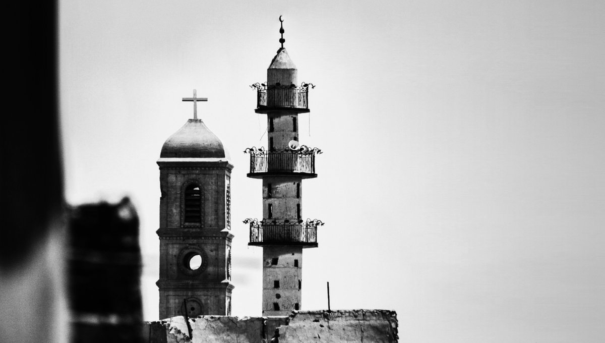 SawabCenter's tweet photo. A mosque and a church standing next to each other, a reminder of Mosul’s diversity and religious tolerance. Something #DaeshRuin attempted to destroy but failed. #AfterDaesh
#ReviveTheSpiritOfMosul https://t.co/719Y5ChwKG