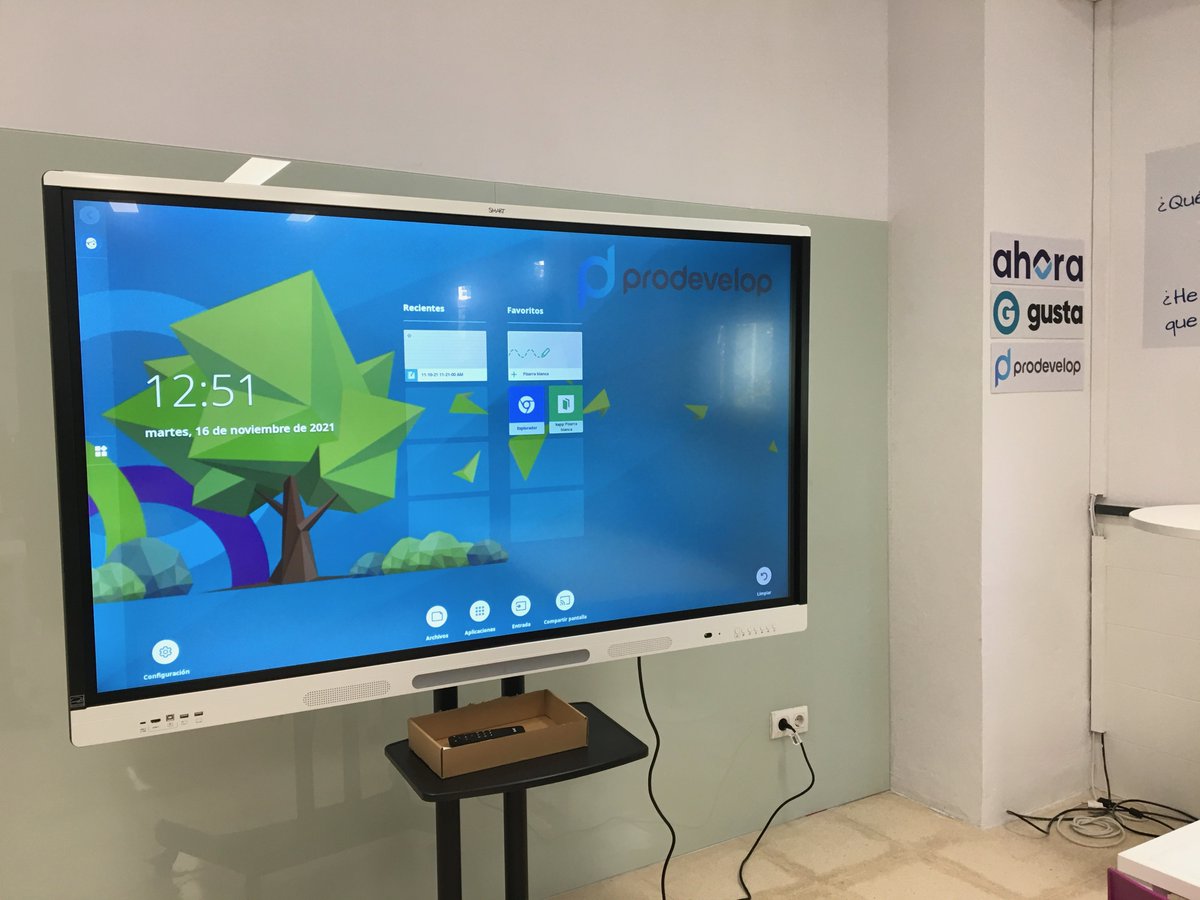 prodevelop's tweet photo. En el IES Font de Sant Lluís ya han recogido e instalado el #monitorinteractivo que donamos para el proyecto de #DAWAGILEIntercentres. 👩‍🎓👨‍🎓
Como veis en la foto, ¡ha quedado espectacular! #canteradetalento #educación #colaboración https://t.co/kwrOBpO9d8