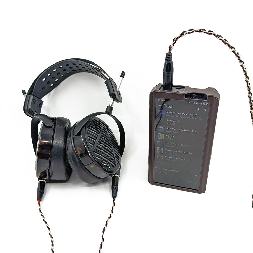 k55_ch's tweet image. Neuheit: Endlich da - der #LCD5 von #Audeze, das neue Flaggschiff. Passend dazu der Fiio #M17 - ein DAP mit Komponenten der Spitzenklasse. Beide Geräte ab sofort lieferbar und auch zum probehören in unserem Geschäft in Zürich bereit. #Kopfhörer #headphone #HighResAudio @Audeze