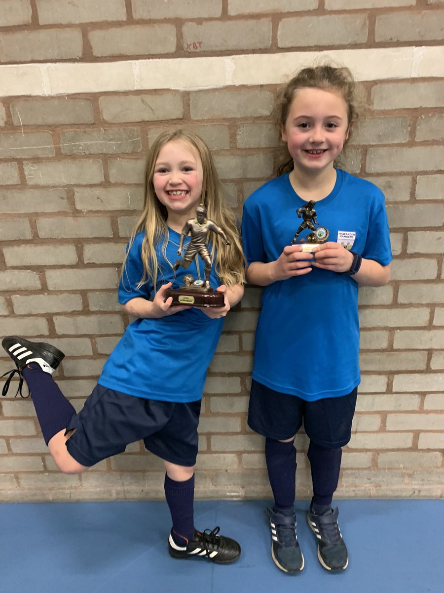 Last training session of 2021 for <a href="/hrfcgirls/">HawardenRangersGirls</a>

What a year it has been - so much progress,loads achieved &amp; lots to be proud about.Take that confidence into 2022 ⚽️

A HUGE well done to all the team

Special mention 👇🏻

💫 Star of the Week - Ella 

✨Trainer of the Week - Isobel