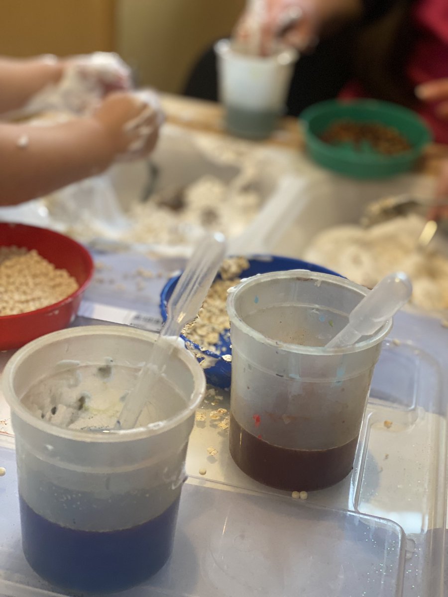 shmarylebone's tweet photo. Lots of fun in Cygnet Class this morning! The children have been exploring different textures and smells and developing fine motor and gross motor skills by mixing and scooping. #eyfs #earlyyears #nurseryschool @chatsworthschls @EYChatsworthSch @ChatsworthNurs1 💜 https://t.co/DtvQJxG2t9
