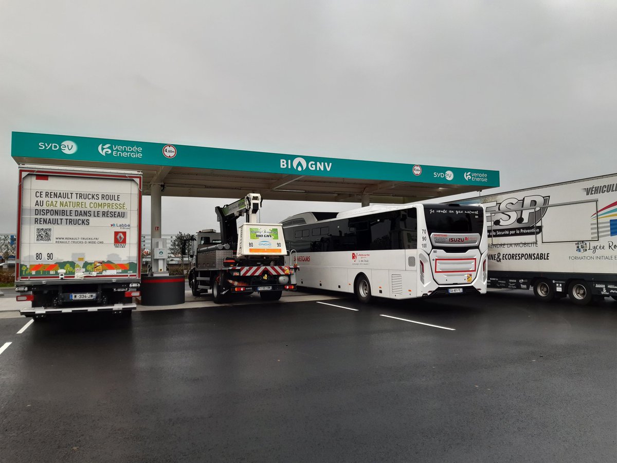 Myriam Descharmes tweet media