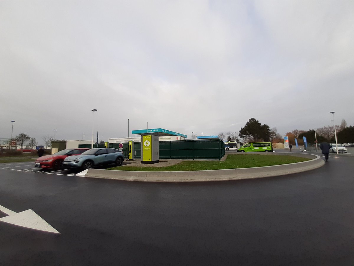 Myriam Descharmes tweet media