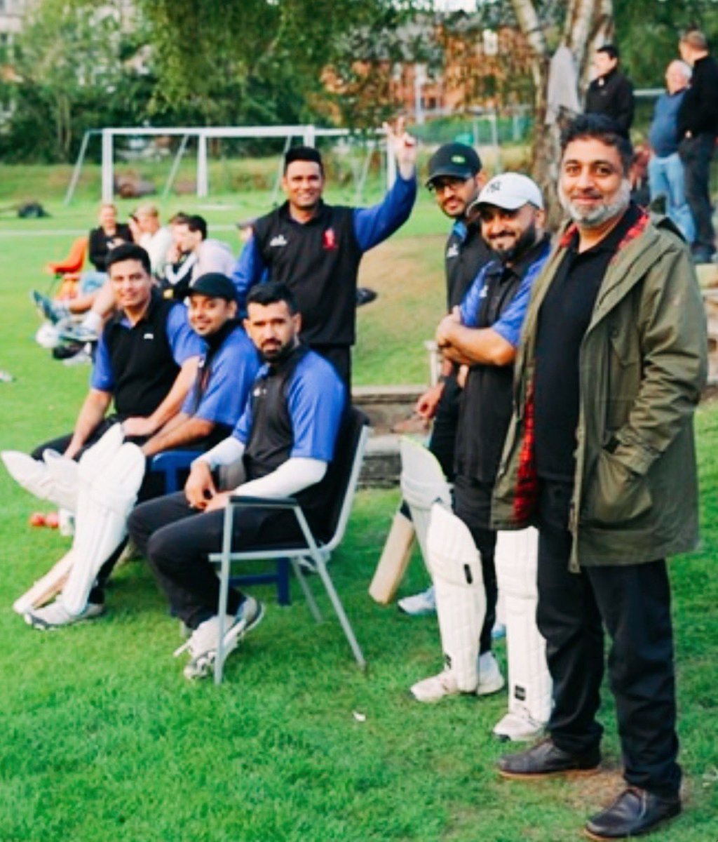 ScottyCricket's tweet photo. Some #WeirsCC @LangsideSC #Worthies offering #LoveandPeace but is that @WoSCC #BobbyKettlewell in the background ? #GlasgowCricket @WDCUcricket
๐๐๐ https://t.co/rQraK8I9QD