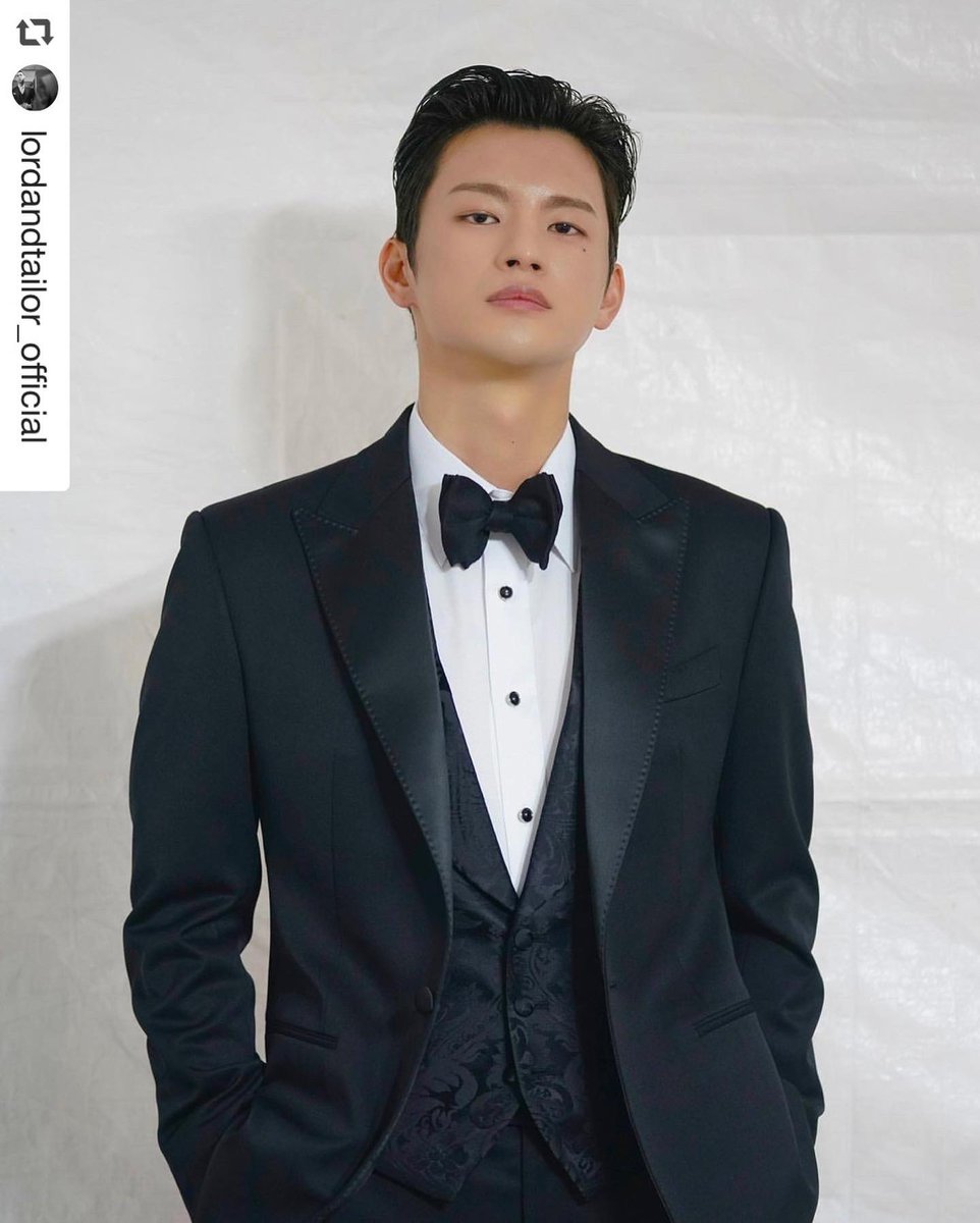 Rosemar16765305's tweet photo. He is really a Prince 🤴🏻💖

#repost @lordandtailor_official 
.

We Make Celebrities A Prince!!
#로드앤테일러
#lordandtailor

• Lord Celeb
 Actor Seo In Kook

• 문의 
☎️ 02-515-1837
📩 상단 프로필 링크 클릭👆

🦊
@seo_cccc #seoinguk 
#서인국 #ソイングク #徐仁國 https://t.co/qjTFT6rjCP