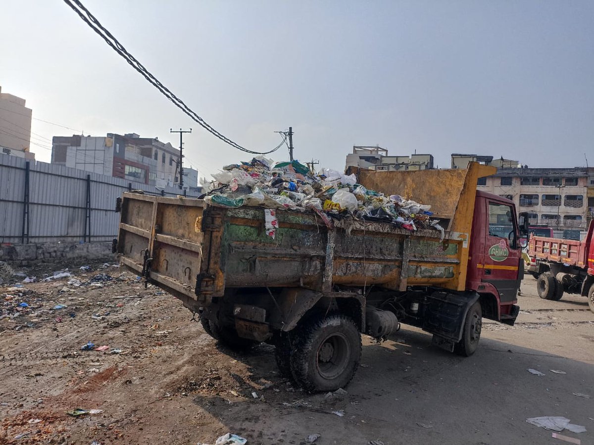 Deeswm9's tweet photo. @mohiuddin3k @KTRTRS @arvindkumar_ias @GadwalvijayaTRS @GHMCOnline Cleared and got rectified https://t.co/lyFThkf38T