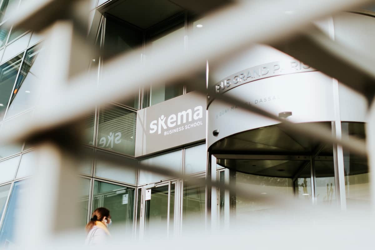 SKEMA_BS's tweet photo. [ÉVÉNEMENT] Le 10 décembre, #SKEMA accueillera la Journée de l'Association Française Droit et Management @afdm_droit sur son Campus Grand Paris. Cette journée sera l'occasion de discussions sur des sujets de recherche divers et autour de la pédagogie. #SKEMAgrandparis #droit https://t.co/1c9UFZ1PpB