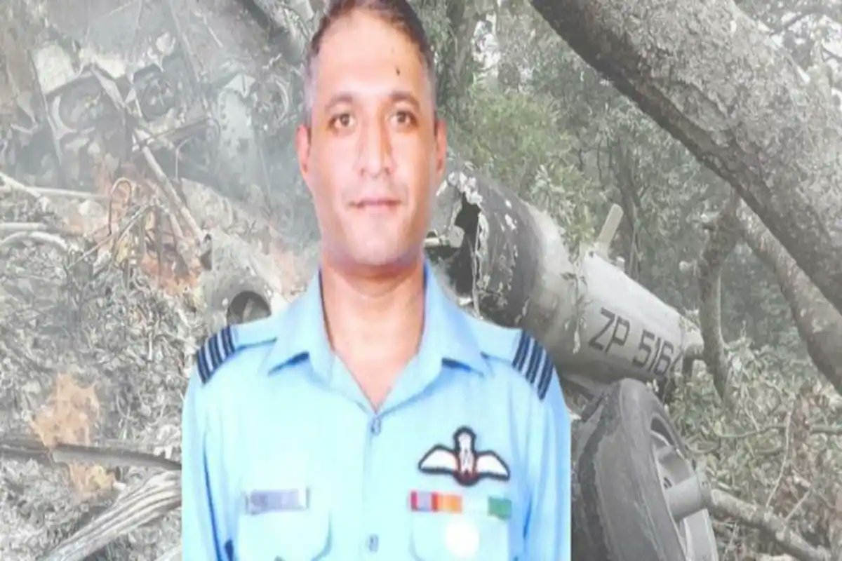 #IAFChopperCrash : विलिंगटन से बेंगलुरु के कमांड अस्पताल में शिफ्ट किए गए ग्रुप कैप्टन #VarunSingh

 #TamilNadu #ArmyChopperCrash #HelicopterCrash  #Bipinrawat