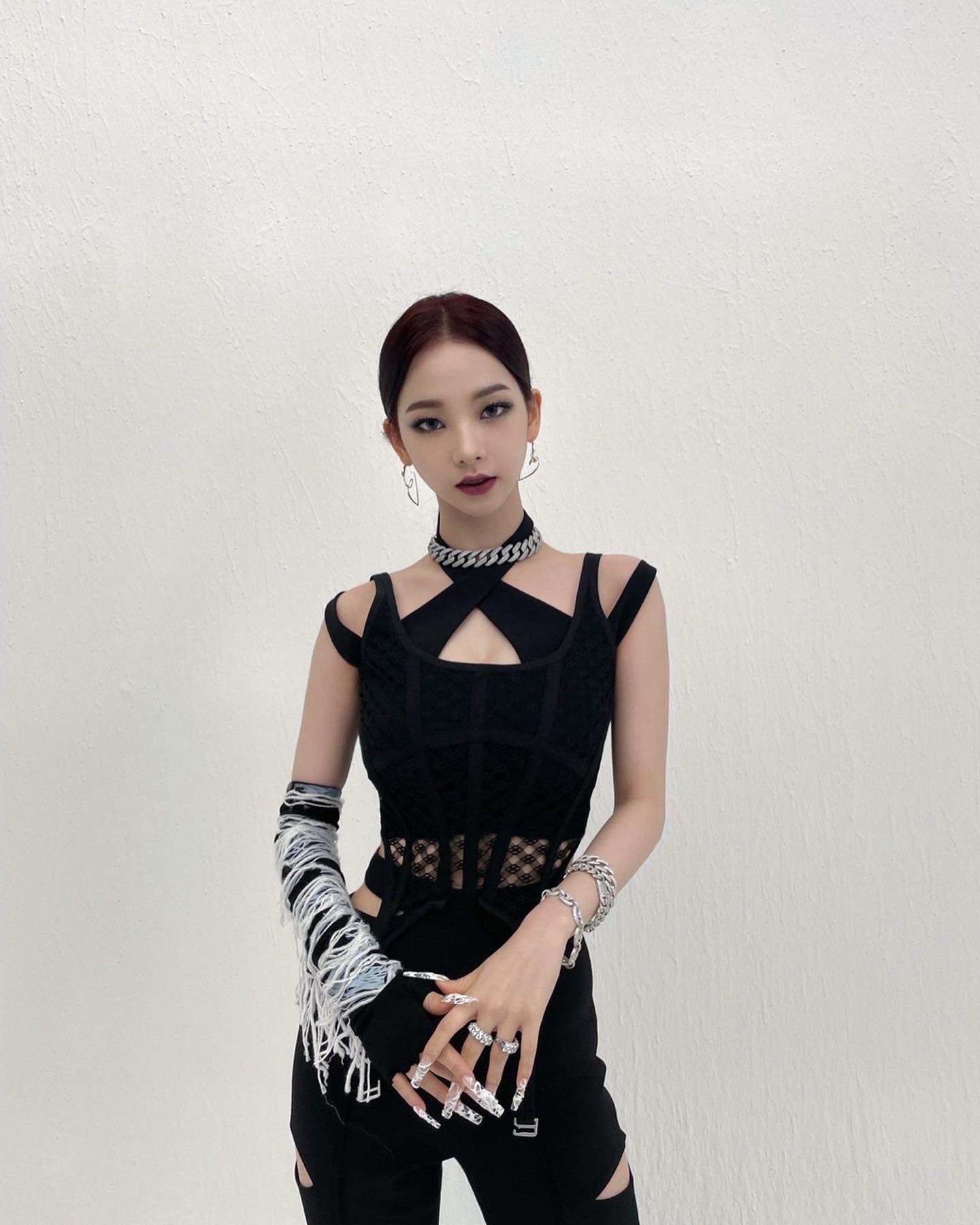 Aespa savage カリナ aespa(에스파 エスパ) - Savage (Music Bank) | KBS WORLD TV
