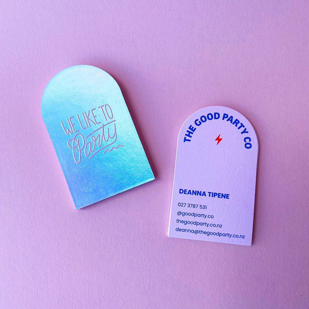 RealtPaperLtd's tweet image. Duplexed @colorplanpapers Pristine White and Candy Pink cards with a silver holographic foil and die cut to shape. Produced by HHHI for The Good Party Co.

#Colorplan #ColorplanColours