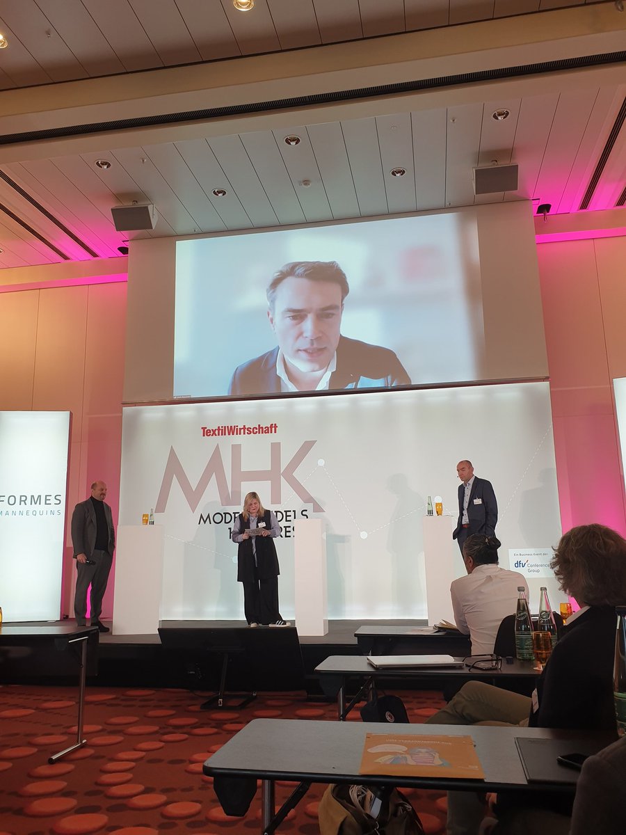 Fabian Engelhorn, Engelhorn, Michael Volland, Vaund und Mark Rauschen, L&amp;T, diskutieren über neue Ideen zum Thema Customer Experience und #Modehandel als Erlebnis. #DMHK21
@TW_online