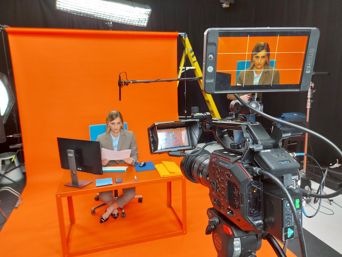It's been a pleasure to shoot a very colourful web commercial this week with Clockhouse Productions. Great example of using soft light &amp; complimentary colours to help the talent leap off the screen! #videomarketing #DOP