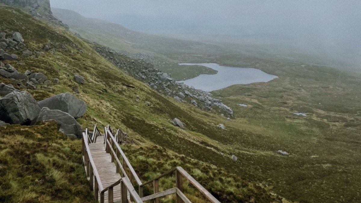 CuilcaghTrail's tweet photo. Feeling the Christmas spirit yet? 

What better way to spend the holiday season than to brave the #CuilcaghBoardwalk? 

Secure your festive walk now by booking your parking space with the link in our bio! 🚗

Photo Credit: Jessica Fok 

#Christmas #Cuilcagh #MyCuilcaghBoardwalk https://t.co/BscCCRoMEN