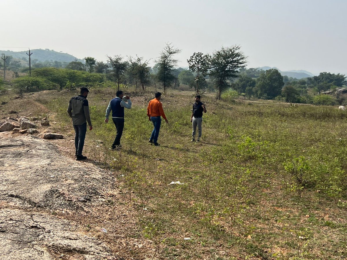 ટાઢી વીડી ગ્રામ પંચાયતના
 કાલખેતરા ગામે આગામી ચોમાસામાં મોટા પાયે વનીકરણ કરવાના આયોજનના ભાગરૂપે સાઈટ vizit