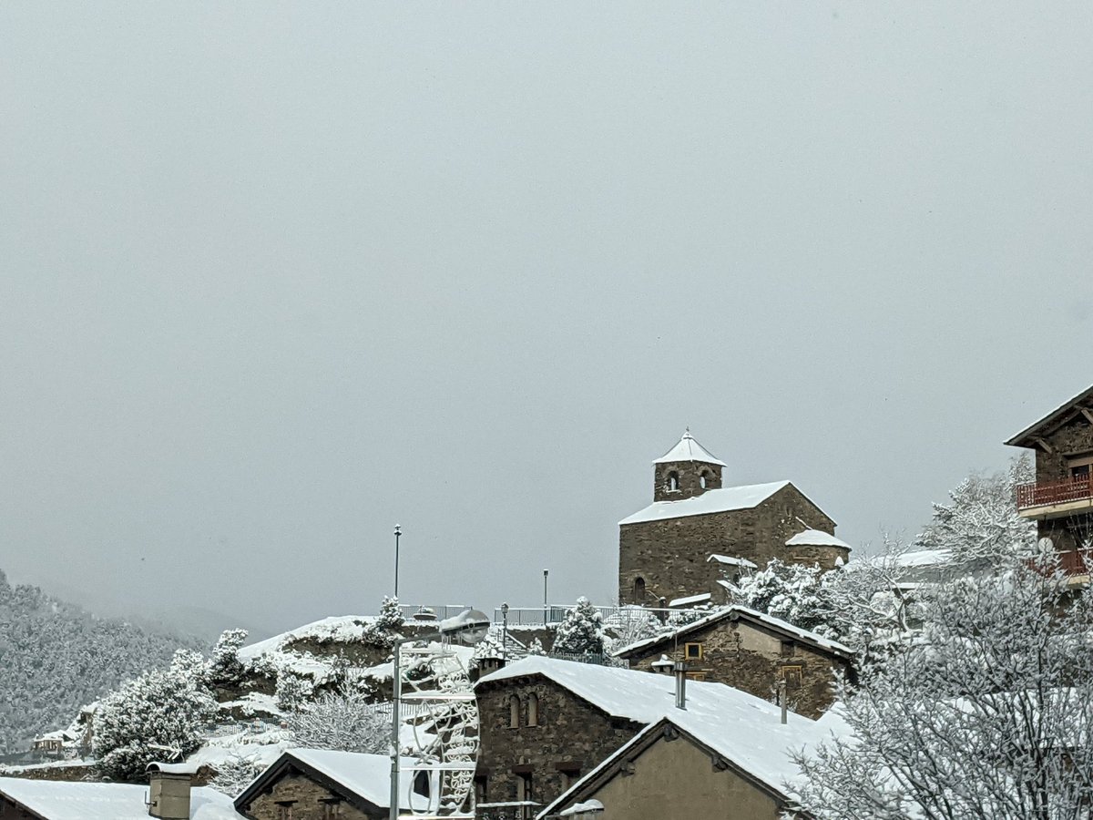 VisualMeteo's tweet image. 😍🌨️☃️ Vistes des d&apos;#Anyós.

#VisualMeteo