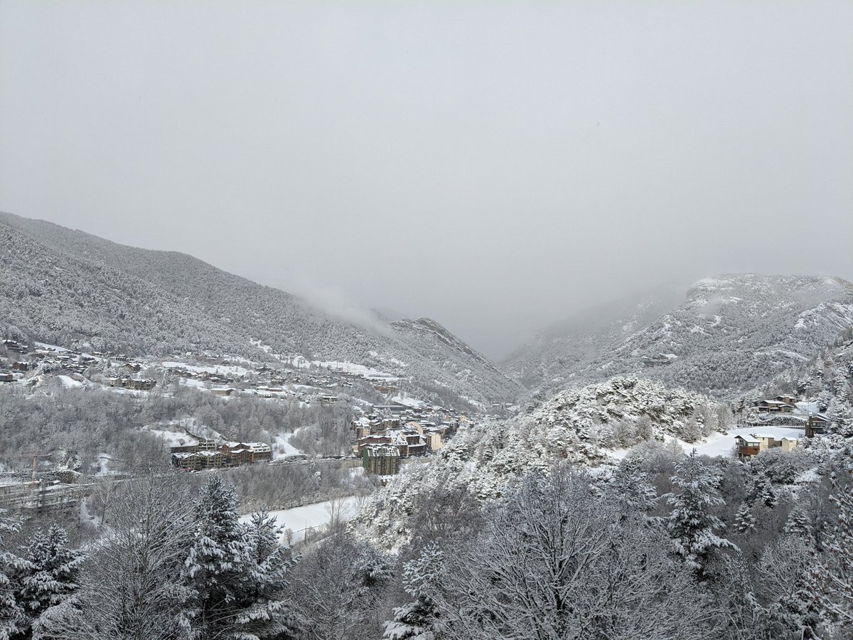 VisualMeteo's tweet image. 😍🌨️☃️ Vistes des d&apos;#Anyós.

#VisualMeteo