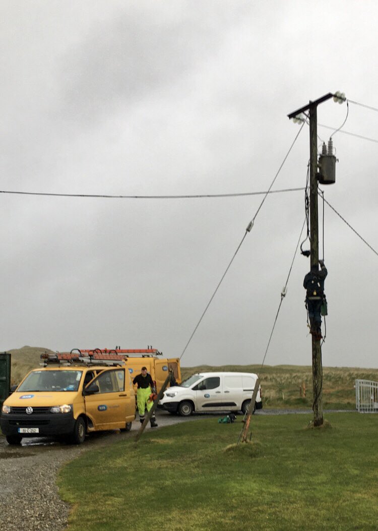 trutipp's tweet photo. After 2 days in the dark, the cavalry just arrived!!! Couldn’t have been happier had it been Santa at door. @ESBNetworks crews are simply amazing. #StormBarra #LetThereBeLight #hotcuppa and a long long (environmentally friendly) hot shower.. 😜 https://t.co/L4K8gDeWbR