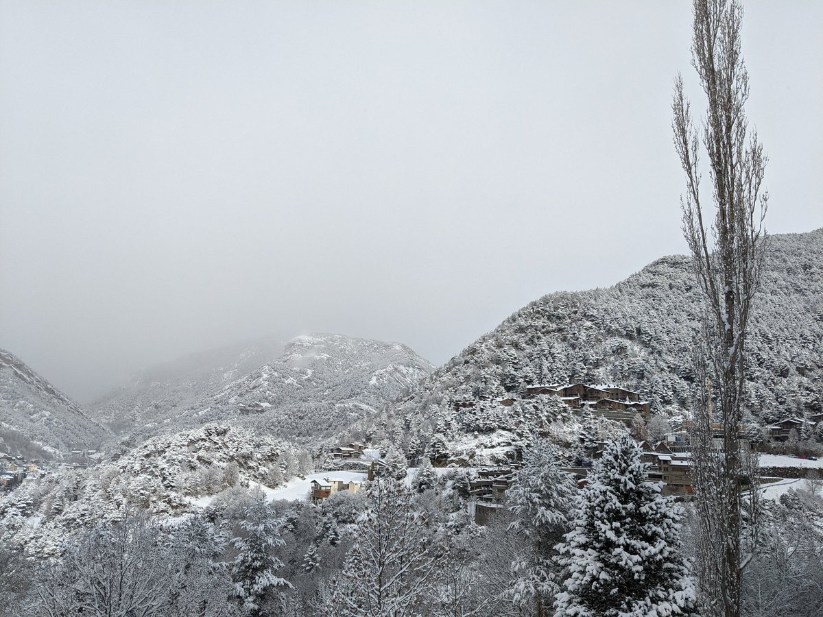 VisualMeteo's tweet image. 😍🌨️☃️ Vistes des d&apos;#Anyós.

#VisualMeteo