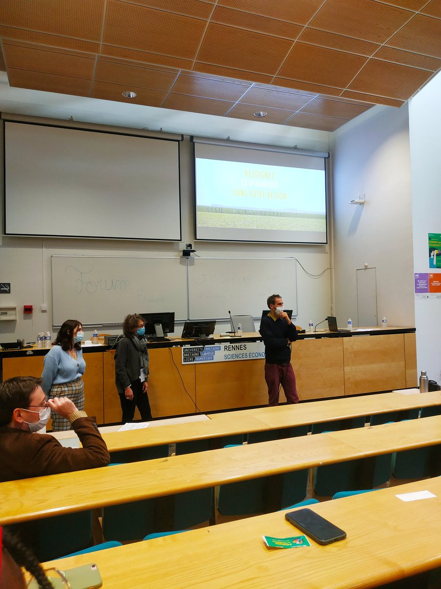 Lancement du forum étudiant <a href="/cap_com/">Cap'Com</a> ce matin à @EcoRennes1 ! Conférence-débat avec Geoffrey Couanon, réalisateur du documentaire Douce France. Organisé par les étudiants du Master #compublique de <a href="/UnivRennes_2/">Université Rennes 2</a> . <a href="/R2Comm/">Association R2COM</a>
#Capcom #Rennes