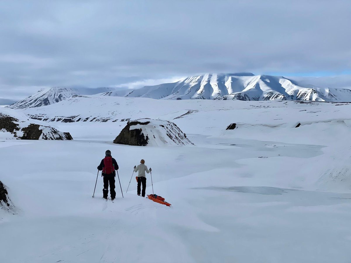 DrBradBrad's tweet photo. 🐻‍❄️❄️ Fully-funded UK PhD opportunity ❄️🐻‍❄️
Biogeochemical processes within seasonal ice deposits in Svalbard.
With @MarkFoxPowell myself &amp; others @Astrobiology_OU @UNISvalbard
*Please RT*
#astrobiology #phdchat #phdposition
Deadline: 7 Jan 22.
Apply below👇
https://t.co/eONSrNEQ9V https://t.co/8b5YTGWRyM
