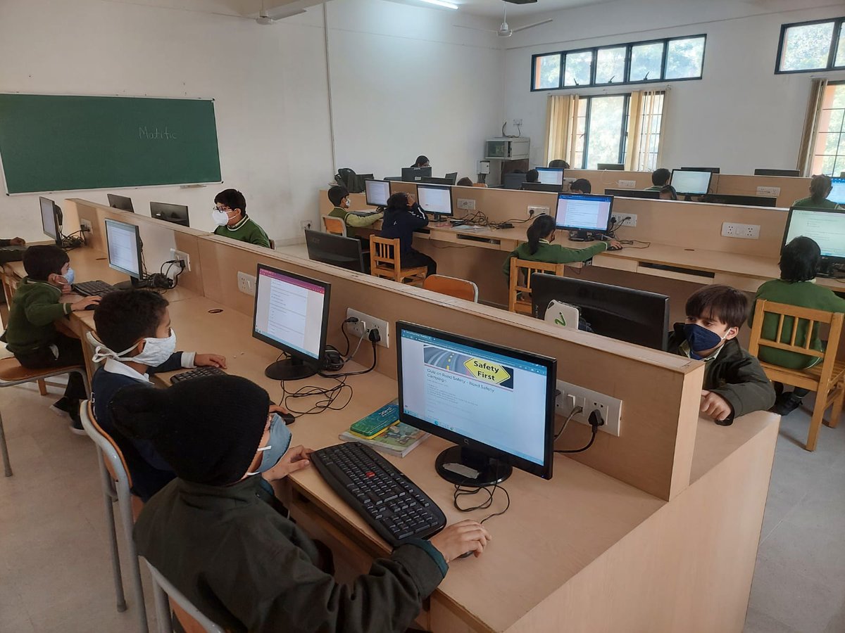 #Roadsafety campaign #day3 To check upon student understanding and knowledge of road safety rules an online quiz was conducted for students of classes 3-5 #keepsafe 
<a href="/RamChan89264916/">Ram Chand</a> <a href="/Kapoor_Divya_/">Divya Kapoor</a> <a href="/NeelamGosain7/">Neelam Gosain</a> <a href="/neelu71261164/">neelu</a> <a href="/swati66276520/">swati</a> <a href="/cbseindia29/">CBSE HQ</a> <a href="/rashmi94683557/">rashmi</a>