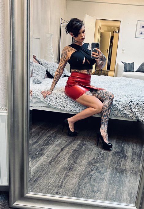 Wie gef&auml;llt Euch das Outfit? https://t.co/5jbSJfKr6k<a href="/tag/lovelife"class="tags"><span>#lovelife</span></a>